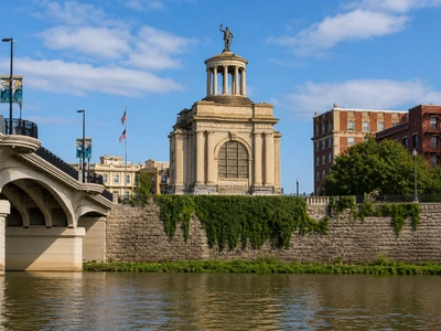 Soldiers, Sailors and Pioneers Monument along the Great Miami River in Hamilton, Ohio